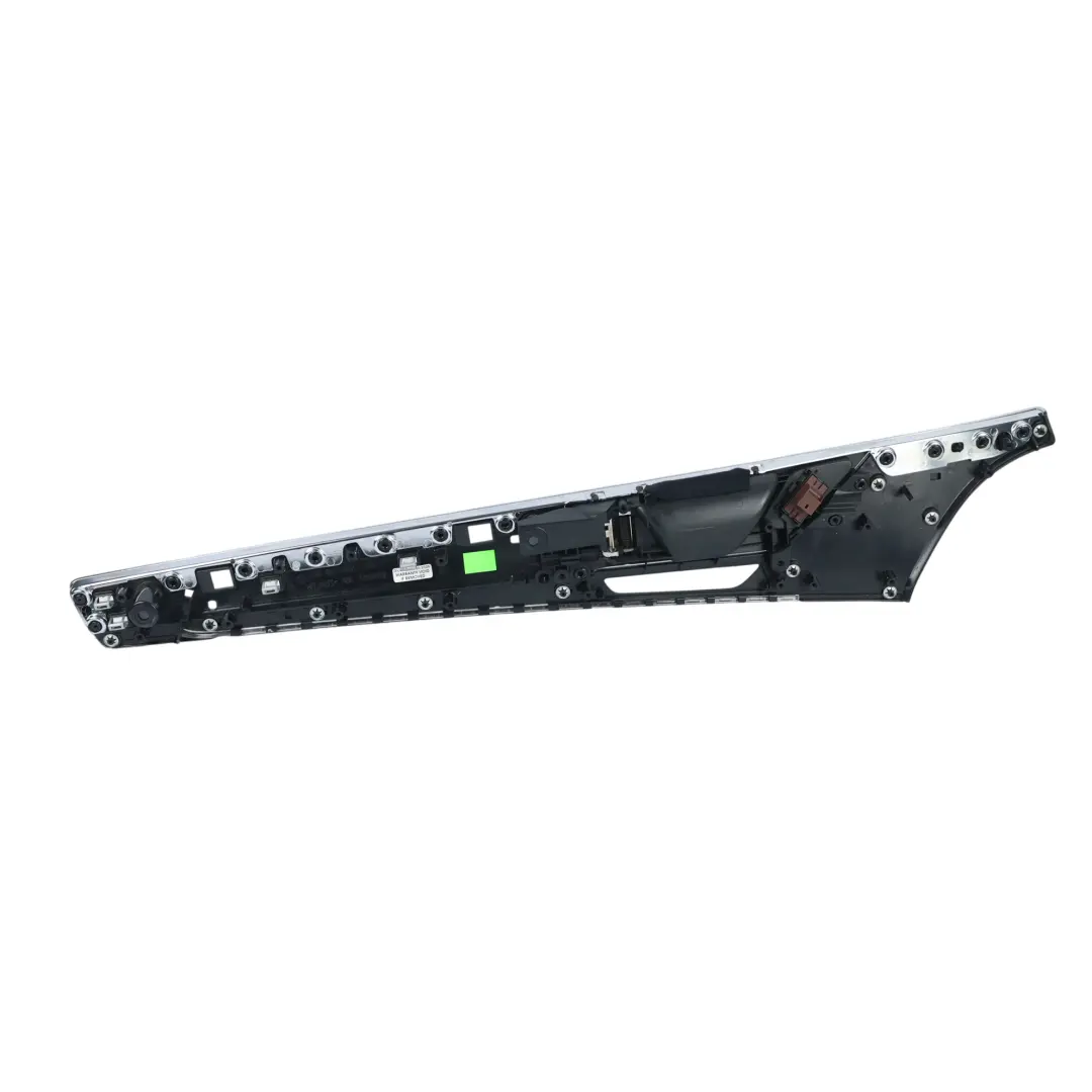 Listwa Dekoracyjna Drzwi Przednich Aluminium Prawa do Audi A8 D4 o numerze 4H0867102 Audi A8 D4 Listwa Dekoracyjna Drzwi Przednich Aluminium Prawa - SKU 4H0867102 - Numer Części 4H0867102