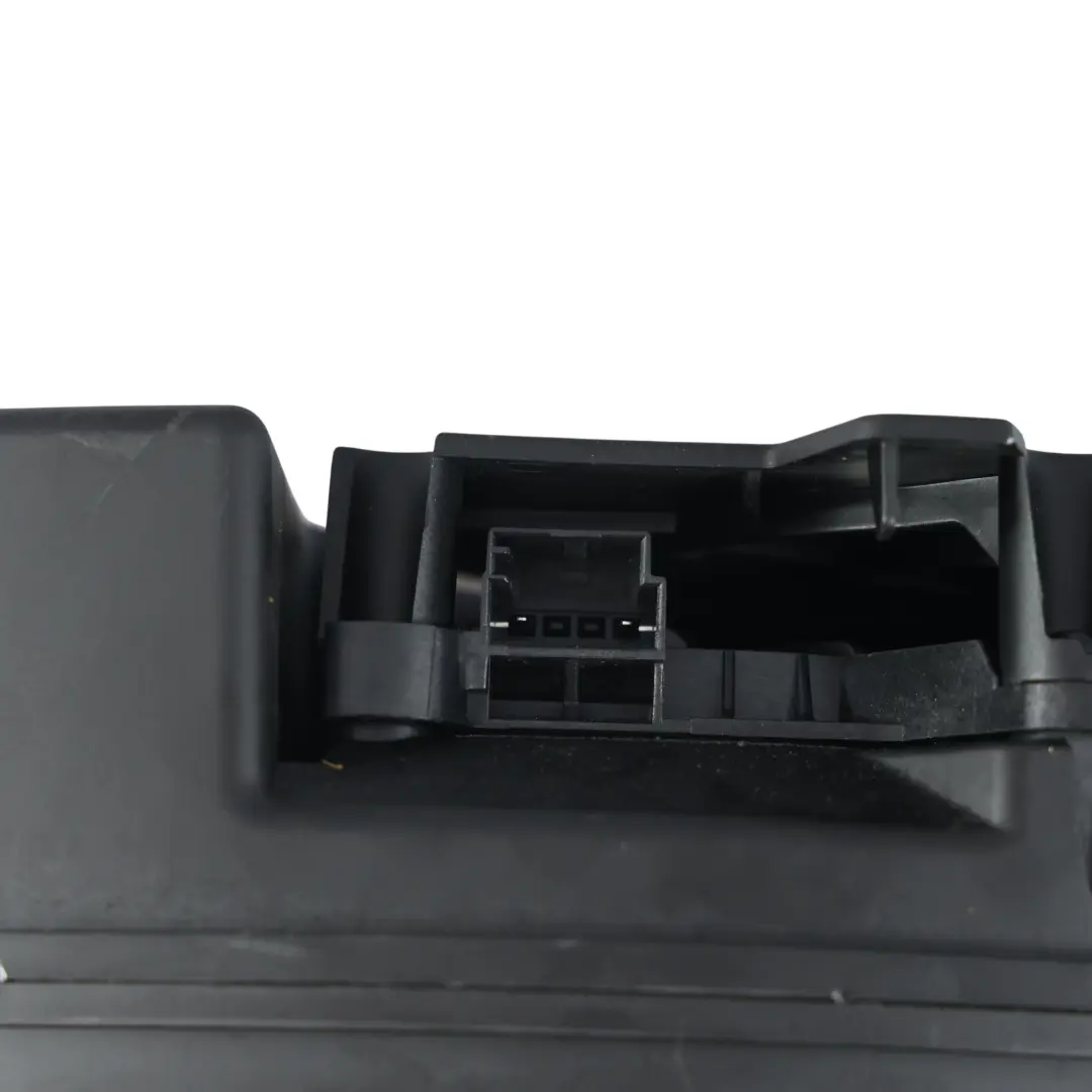 Altavoz Subwoofer Maletero Trasero Derecho para Audi A6 C8 con número de pieza 4K0035913 Audi A6 C8 Altavoz Subwoofer Maletero Trasero Derecho - SKU 4K0035913 - Número de pieza 4K0035913