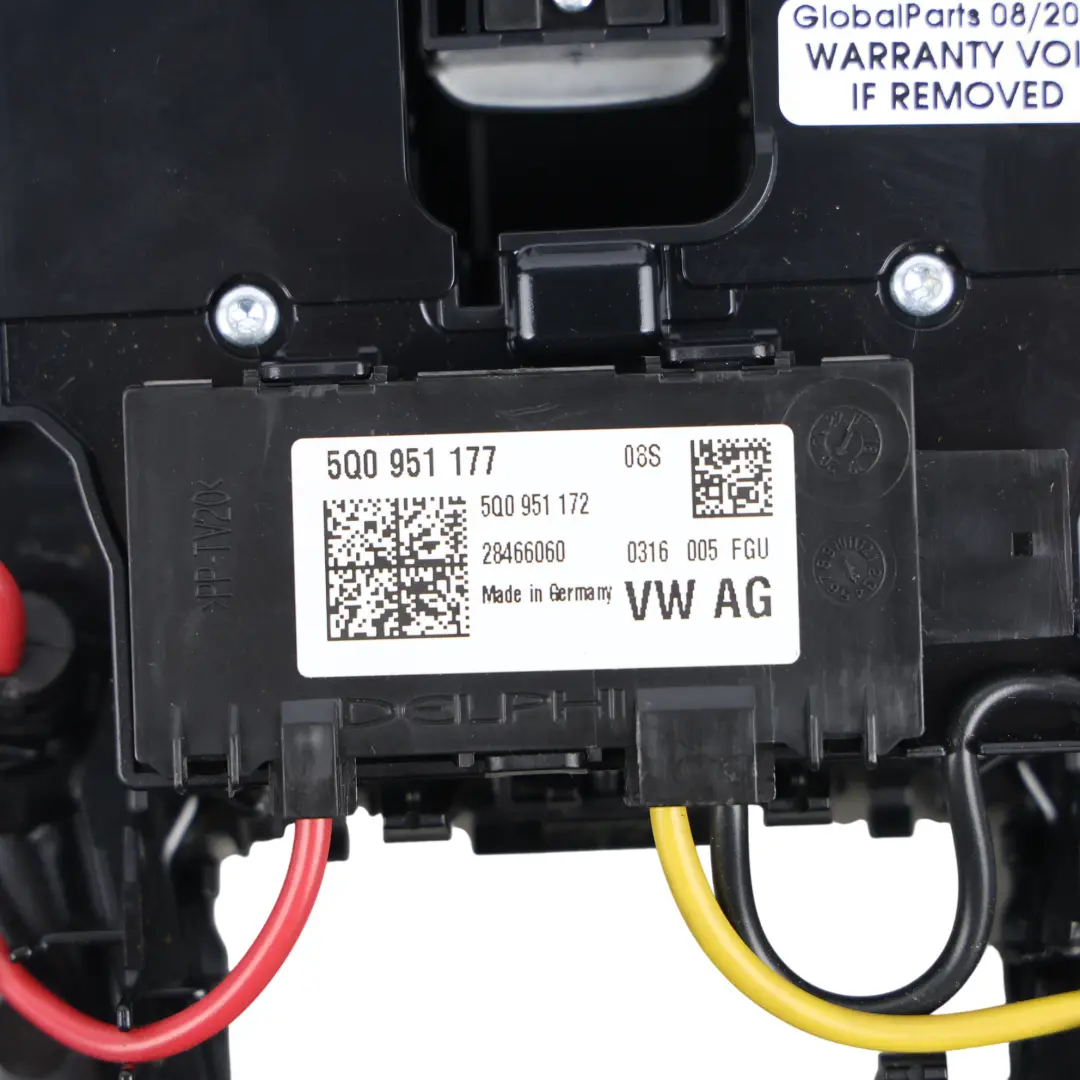 Lampka Oświetlenia Wnętrza Przednia do Audi A4 B9 A5 F5 A6 C8 o numerze 4K0947135AL Audi A4 B9 A5 F5 A6 C8 Lampka Oświetlenia Wnętrza Przednia - SKU 4K0947135AL - Numer Części 4K0947135AL