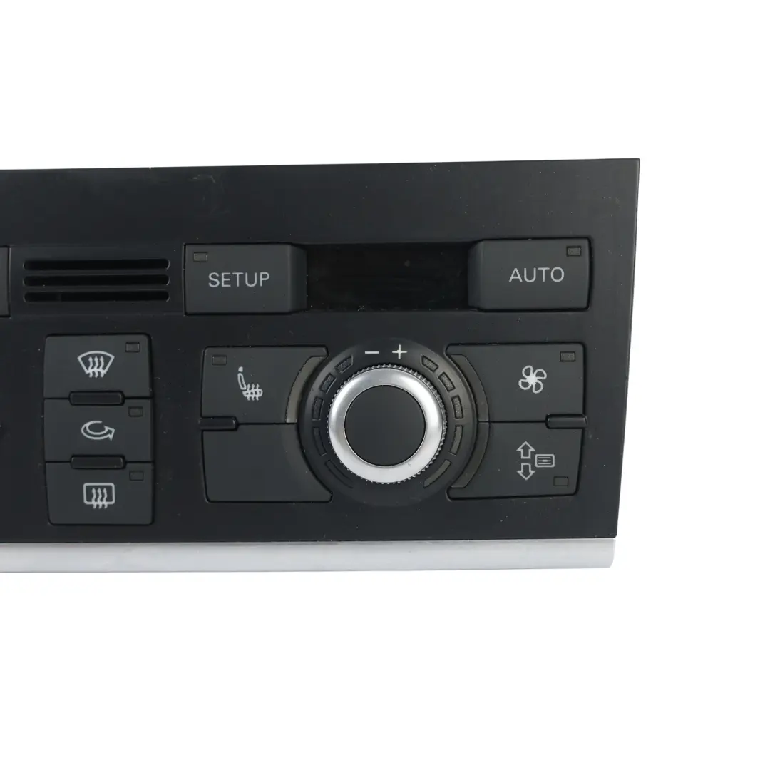 Panel Sterowania Klimatyzacji Nawiewu 4.2 Diesel do Audi Q7 4L o numerze 4L0820043L Audi Q7 4L Panel Sterowania Klimatyzacji Nawiewu 4.2 Diesel - SKU 4L0820043L - Numer Części 4L0820043L