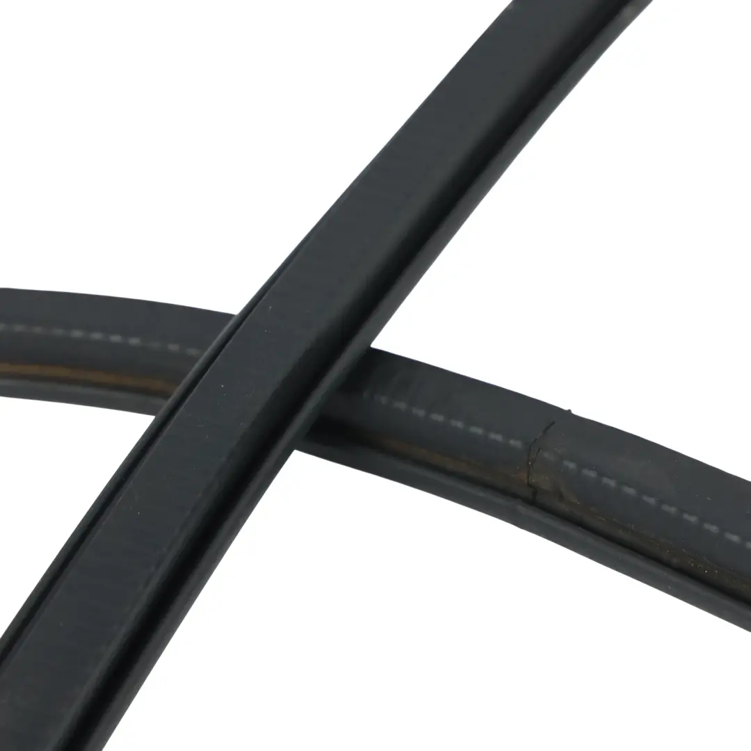 Front Door Outer Rubber Seal Gasket Right O/S to Audi Q7 4L with Part number 4L0837912 Audi Q7 4L Front Door Outer Rubber Seal Gasket Right O/S - SKU 4L0837912 - Part number 4L0837912