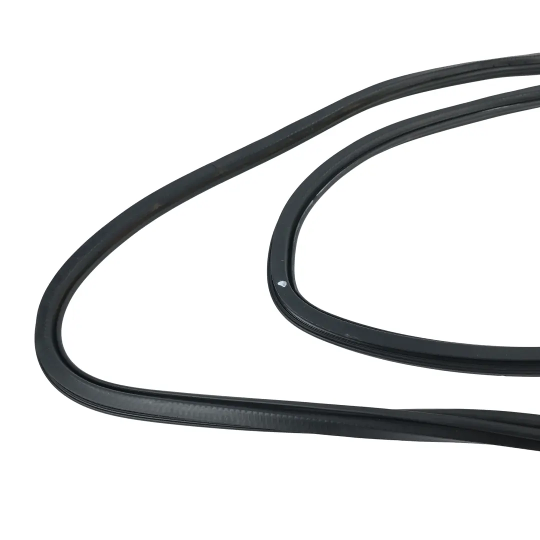 Front Door Outer Rubber Seal Gasket Right O/S to Audi Q7 4L with Part number 4L0837912 Audi Q7 4L Front Door Outer Rubber Seal Gasket Right O/S - SKU 4L0837912 - Part number 4L0837912
