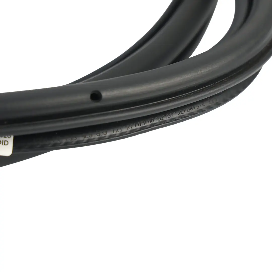 Front Door Outer Rubber Seal Gasket Right O/S to Audi Q7 4L with Part number 4L0837912 Audi Q7 4L Front Door Outer Rubber Seal Gasket Right O/S - SKU 4L0837912 - Part number 4L0837912