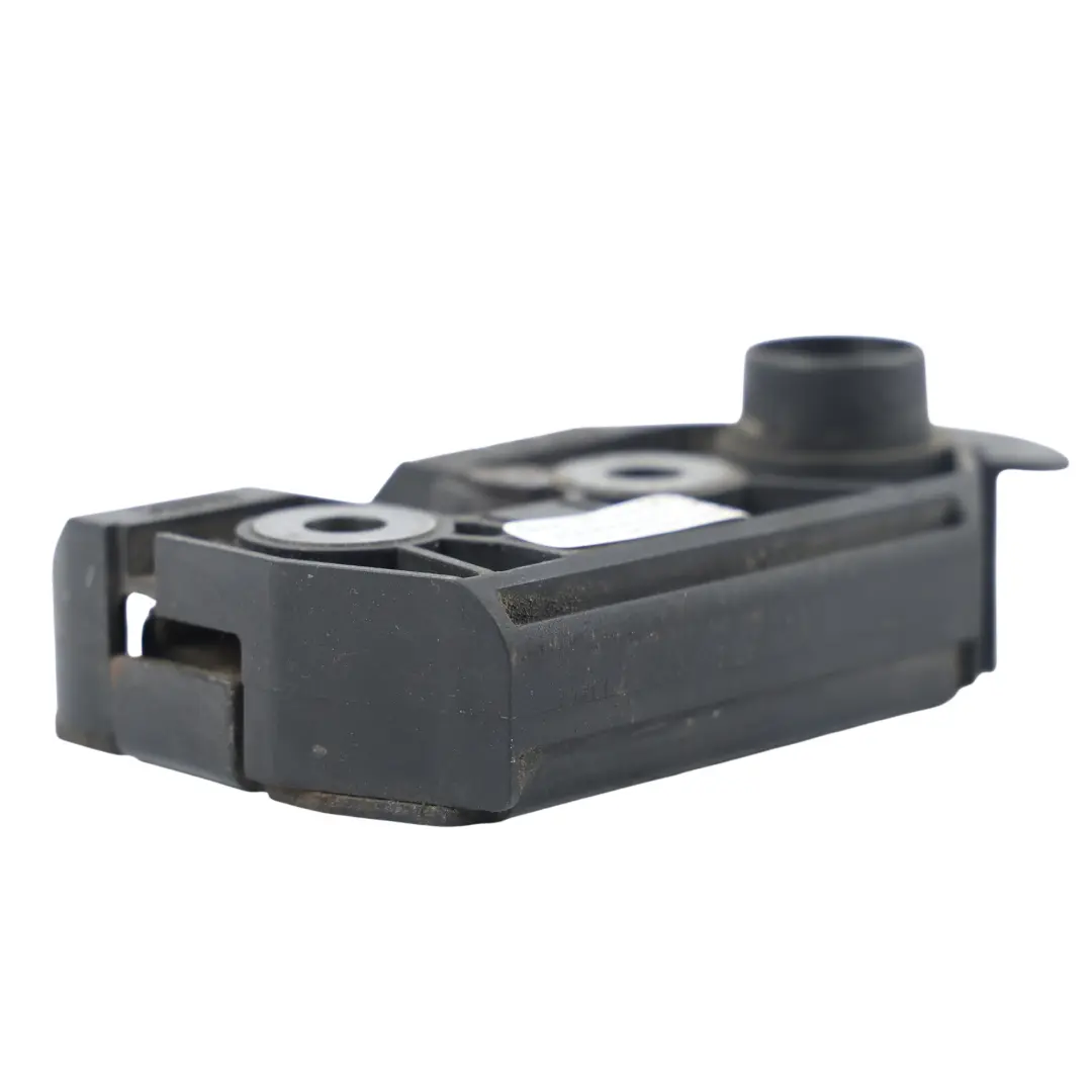 Boot Trunk Lock Catch Right O/S 7016048 to Land Rover Range Rover L322 Tailgate with Part number 5124 Land Rover Range Rover L322 Tailgate Boot Trunk Lock Catch Right O/S 7016048 - SKU 5124-7016048 - Part number 5124