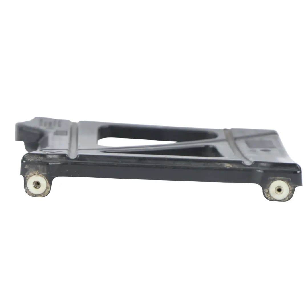 Uchwyt Wspornik Dyfuzora Tylny Lewy do BMW F40 F44 o numerze 5A3BDC1 BMW F40 F44 Uchwyt Wspornik Dyfuzora Tylny Lewy - SKU 5A3BDC1 - Numer Części 5A3BDC1