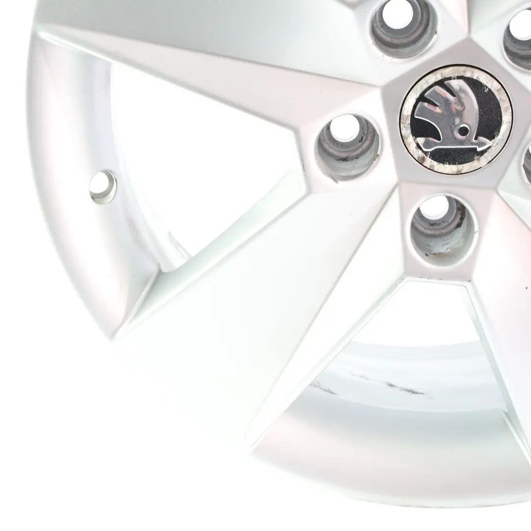 Mk3 5E Silver Alloy Wheel Rim 16" 6.5J ET46 Star Spoke to Skoda Octavia with Part number 5E0601025H Skoda Octavia Mk3 5E Silver Alloy Wheel Rim 16" 6.5J ET46 Star Spoke - SKU 5E0601025H-4 - Part number 5E0601025H