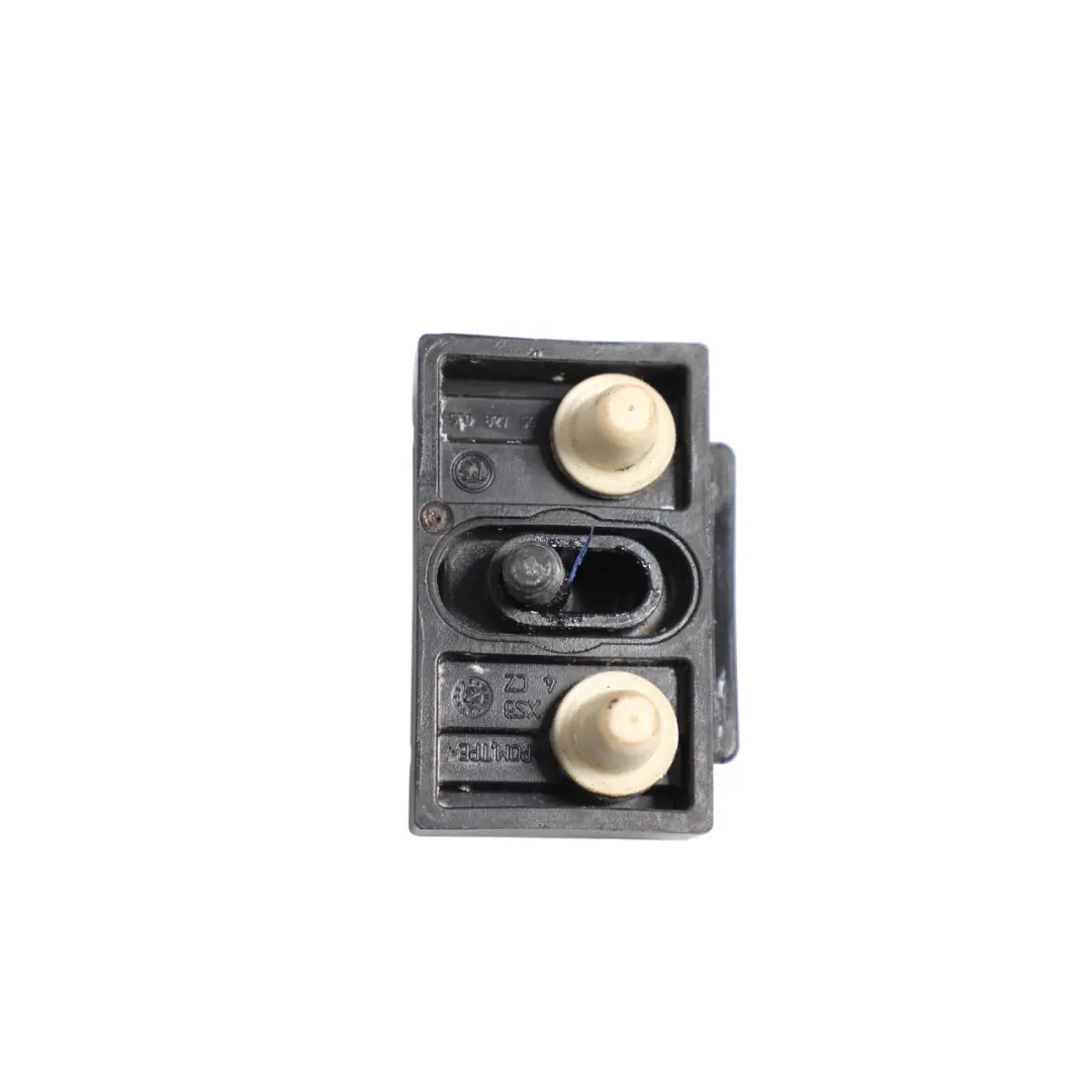 Boot Catch Bump Stop Mount Bracket Buffer Stopper to Skoda Octavia RS 5E with Part number 5E0827567 Skoda Octavia RS 5E Boot Catch Bump Stop Mount Bracket Buffer Stopper - SKU 5E0827567 - Part number 5E0827567
