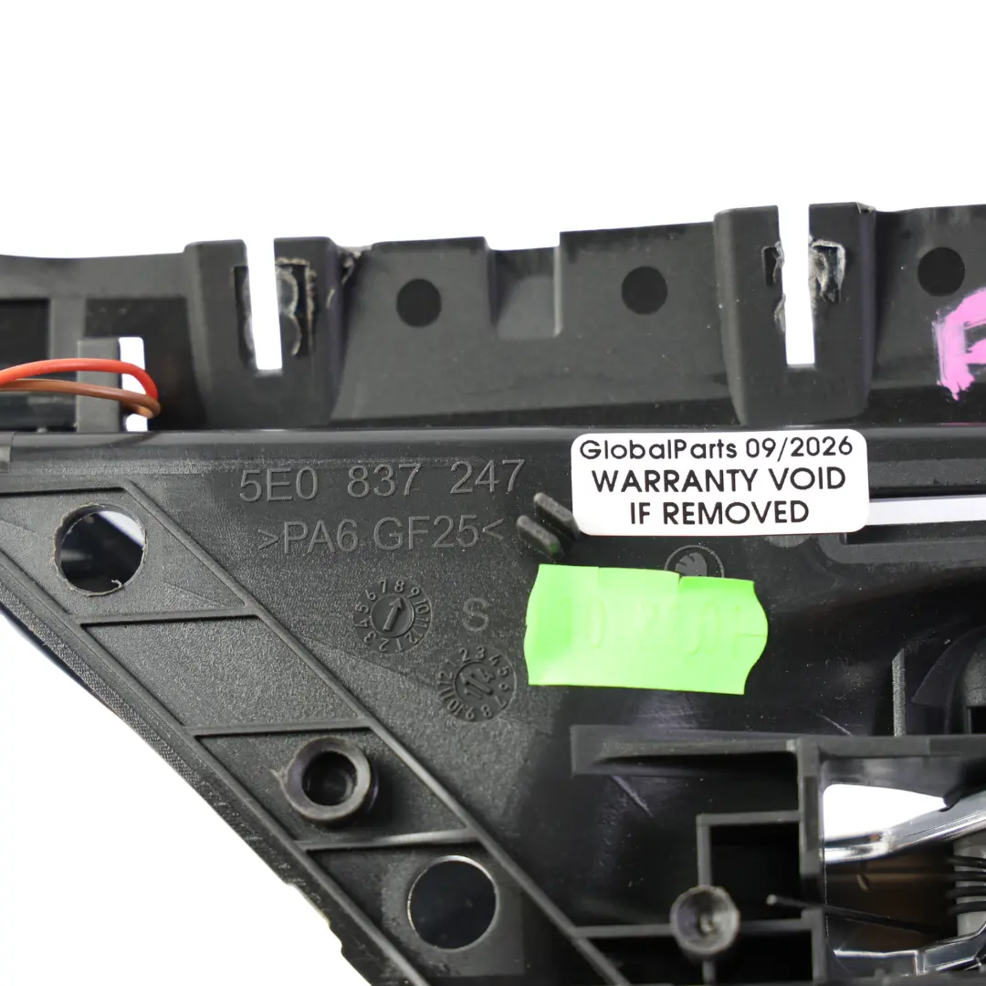Türgriff Halterung Innen Vorne Links für Skoda Octavia RS 5E mit Teilenummer 5E0837247 Skoda Octavia RS 5E Türgriff Halterung Innen Vorne Links - SKU 5E0837247 - Teilenummer 5E0837247