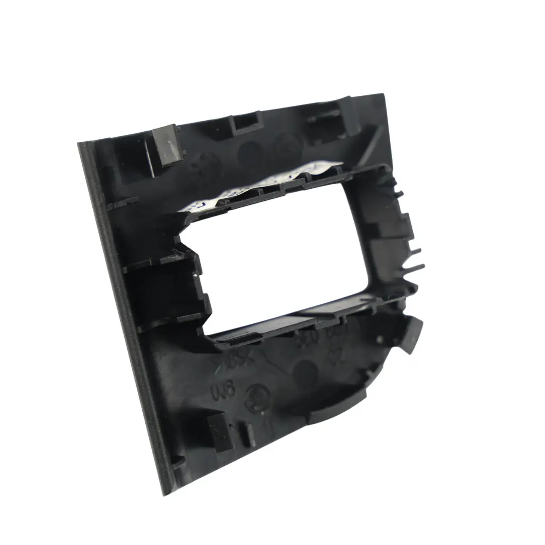 Skoda Octavia Mk3 Cubierta Interruptor Ventana Puerta Trasera Derecha - SKU 5E0867186C - Número de pieza 5E0867186C
