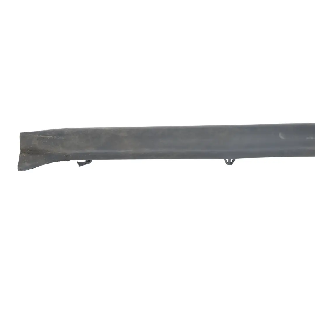 Junta Puerta Trasera Inferior Exterior Derecha para Skoda Octavia RS 5E con número de pieza 5E5839698B Skoda Octavia RS 5E Junta Puerta Trasera Inferior Exterior Derecha - SKU 5E5839698B - Número de pieza 5E5839698B