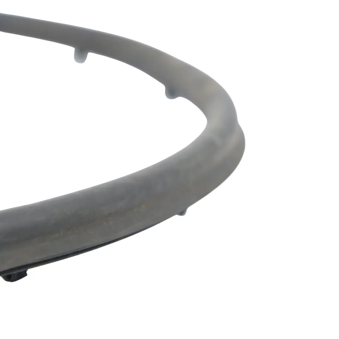 Junta Puerta Trasera Inferior Exterior Derecha para Skoda Octavia RS 5E con número de pieza 5E5839698B Skoda Octavia RS 5E Junta Puerta Trasera Inferior Exterior Derecha - SKU 5E5839698B - Número de pieza 5E5839698B