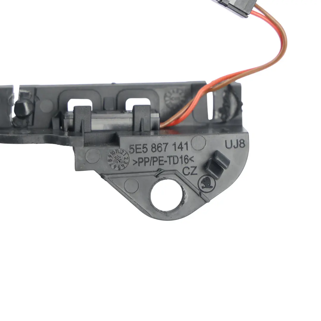 Skoda Octavia Mk3 Copertura Pannello Interno Posteriore Sinistro - SKU 5E5867141 - Numero di parte 5E5867141