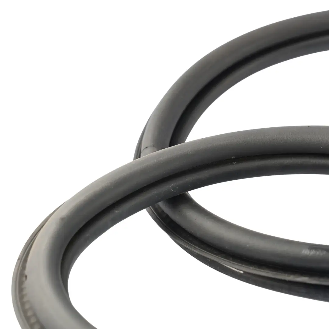 Door Window Seal Front Right O/S Gasket Rubber to Skoda Octavia 5E with Part number 5E5867368C Skoda Octavia 5E Door Window Seal Front Right O/S Gasket Rubber - SKU 5E5867368C-1 - Part number 5E5867368C