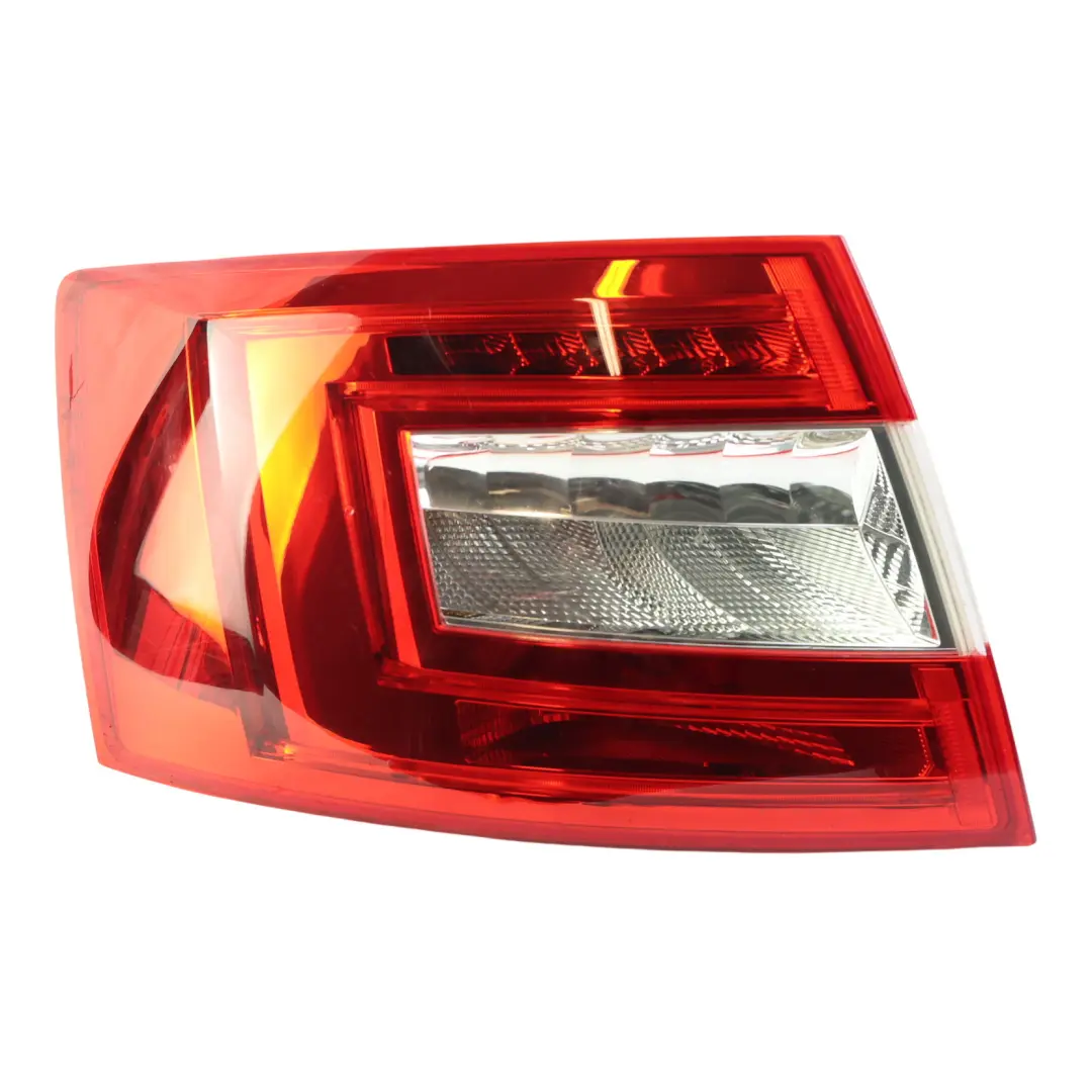 Lampa Tylna LED Lewa do Skoda Octavia RS 5E o numerze 5E5945111A Skoda Octavia RS 5E Lampa Tylna LED Lewa - SKU 5E5945111A-1 - Numer Części 5E5945111A