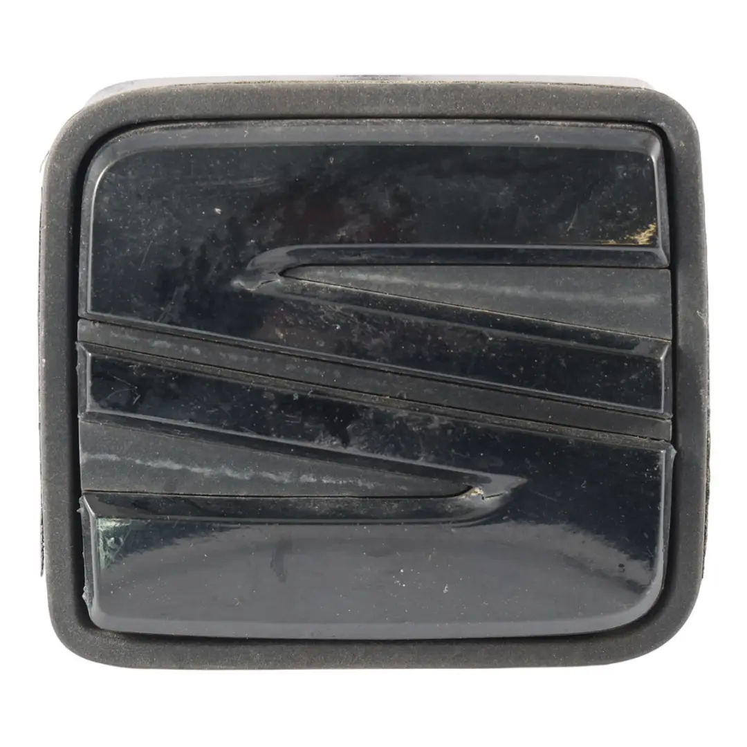 Mk3 Pulsante Maniglia Portellone Bagagliaio per Seat Leon con numero di parte 5F0827565C Seat Leon Mk3 Pulsante Maniglia Portellone Bagagliaio - SKU 5F0827565C - Numero di parte 5F0827565C
