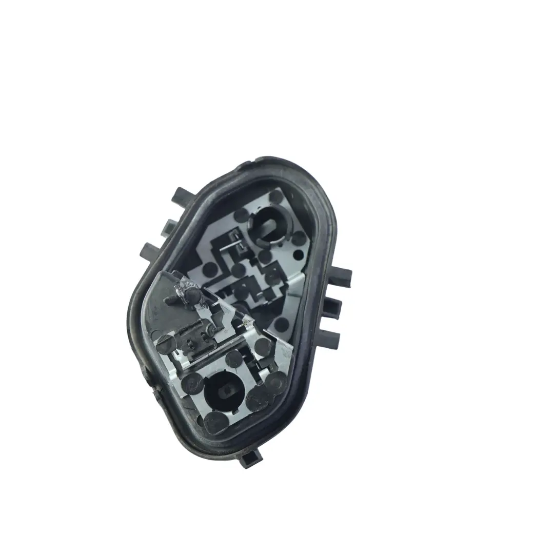 Mk3 Portalámparas Luz Trasera Exterior Izquierda para Seat Leon con número de pieza 5F0945257 Seat Leon Mk3 Portalámparas Luz Trasera Exterior Izquierda - SKU 5F0945257 - Número de pieza 5F0945257