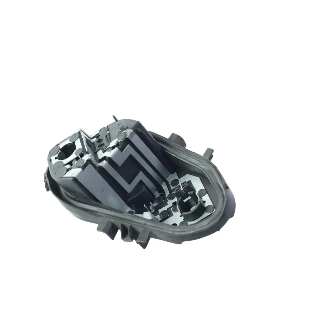 Mk3 Portalámparas Luz Trasera Exterior Izquierda para Seat Leon con número de pieza 5F0945257 Seat Leon Mk3 Portalámparas Luz Trasera Exterior Izquierda - SKU 5F0945257 - Número de pieza 5F0945257