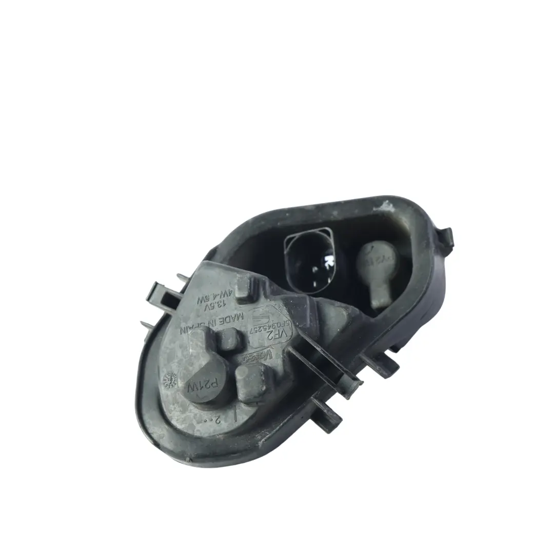 Mk3 Portalámparas Luz Trasera Exterior Izquierda para Seat Leon con número de pieza 5F0945257 Seat Leon Mk3 Portalámparas Luz Trasera Exterior Izquierda - SKU 5F0945257 - Número de pieza 5F0945257