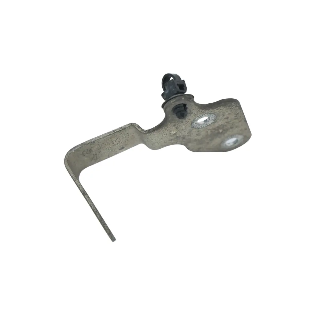 5F Horn Signal Fanfare Mount Bracket Holder Retainer to Seat Leon Cupra with Part number 5F0951182A Seat Leon Cupra 5F Horn Signal Fanfare Mount Bracket Holder Retainer - SKU 5F0951182A - Part number 5F0951182A