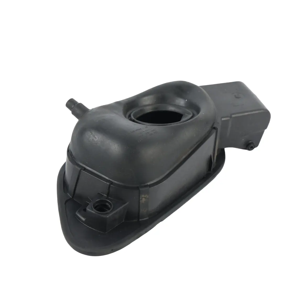 Volkswagen Golf Mk7 Panel Soporte Tapa Combustible - SKU 5G0809857-2 - Número de pieza 5G0809857