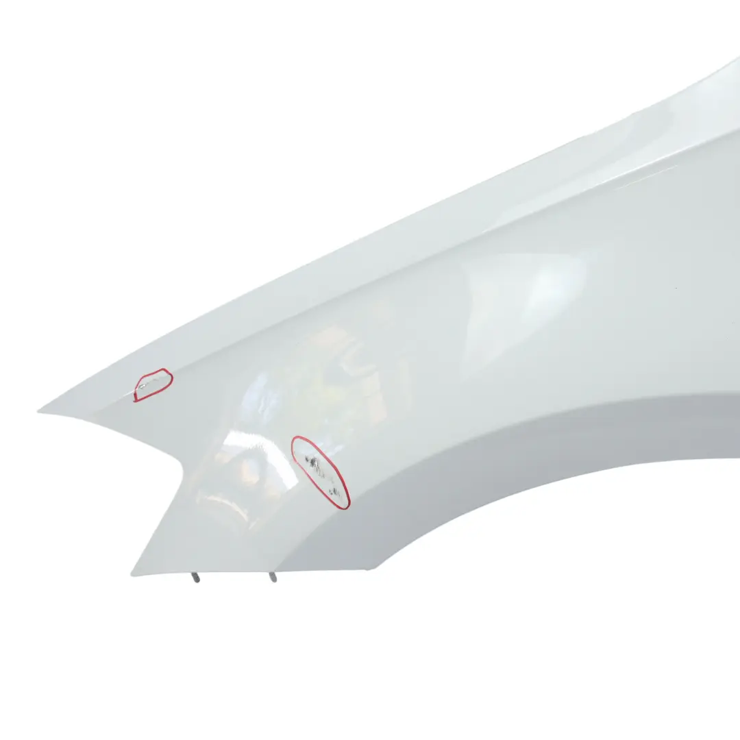 Parafango Anteriore Sinistro Bianco Puro C9A per Volkswagen Golf MK7 con numero di parte 5G0821105A Volkswagen Golf MK7 Parafango Anteriore Sinistro Bianco Puro C9A - SKU 5G0821105A-PWH1 - Numero di parte 5G0821105A