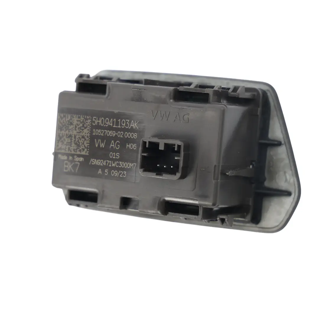 Przełącznik Świateł Panel Sterowania do Volkswagen Golf R CD1 o numerze 5H0941193AK Volkswagen Golf R CD1 Przełącznik Świateł Panel Sterowania - SKU 5H0941193AK - Numer Części 5H0941193AK