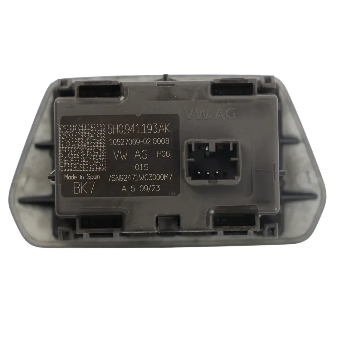 Przełącznik Świateł Panel Sterowania do Volkswagen Golf R CD1 o numerze 5H0941193AK Volkswagen Golf R CD1 Przełącznik Świateł Panel Sterowania - SKU 5H0941193AK - Numer Części 5H0941193AK
