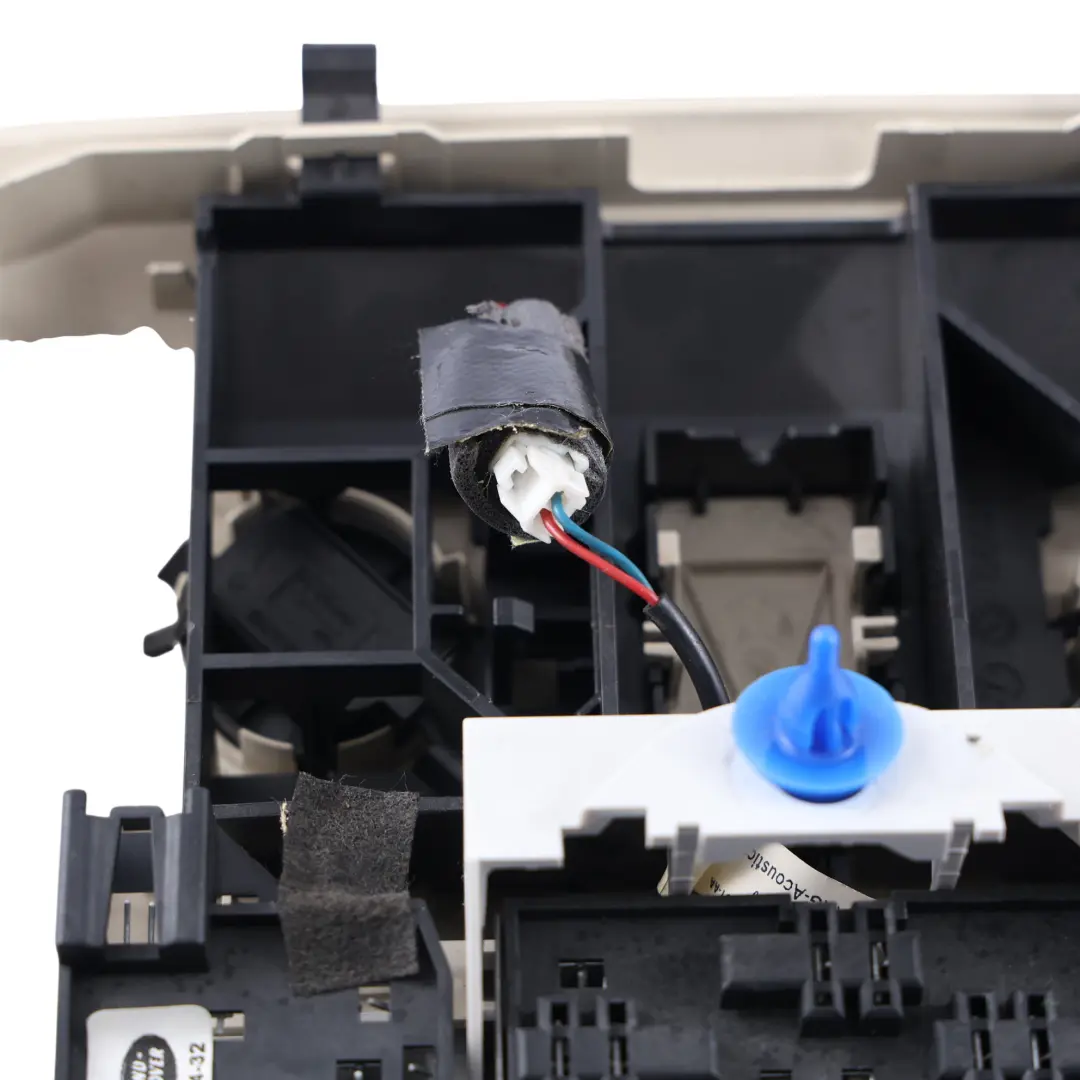 Lampa Oświetlenie Wnętrza do Land Rover Range Rover Sport L320 o numerze 5H22-13704-BCW Land Rover Range Rover Sport L320 Lampa Oświetlenie Wnętrza - SKU 5H22-13704-BCW - Numer Części 5H22-13704-BCW