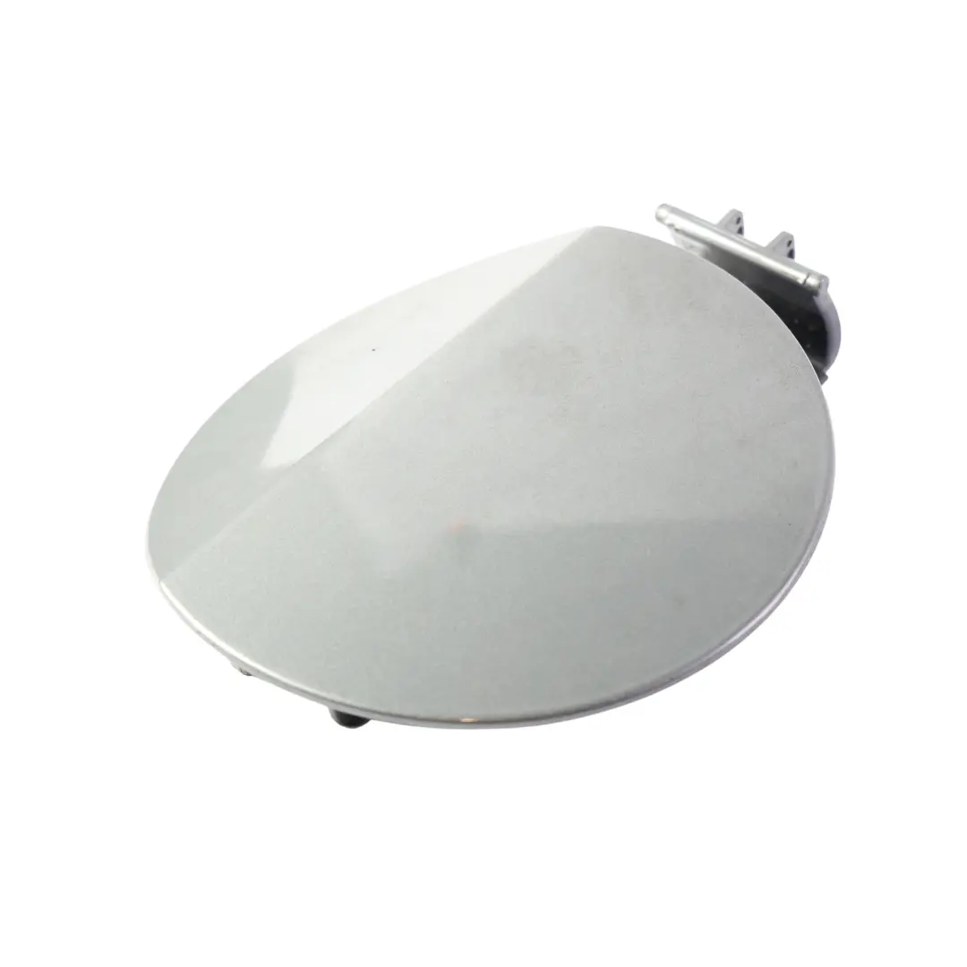 Mk6 Tankdeckel Abdeckung Grau Metallic A7T für Volkswagen Golf mit Teilenummer 5K6809857C Volkswagen Golf Mk6 Tankdeckel Abdeckung Grau Metallic A7T - SKU 5K6809857C-UGR1 - Teilenummer 5K6809857C