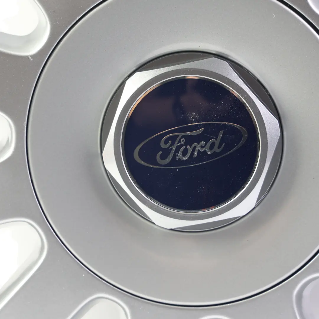 Felga Srebrna 17" 7J ET:52,5 4x108 11 Ramion do Ford Fiesta ST o numerze 5S6Y-AA Ford Fiesta ST Felga Srebrna 17" 7J ET:52,5 4x108 11 Ramion - SKU 5S6Y-AA-2 - Numer Części 5S6Y-AA