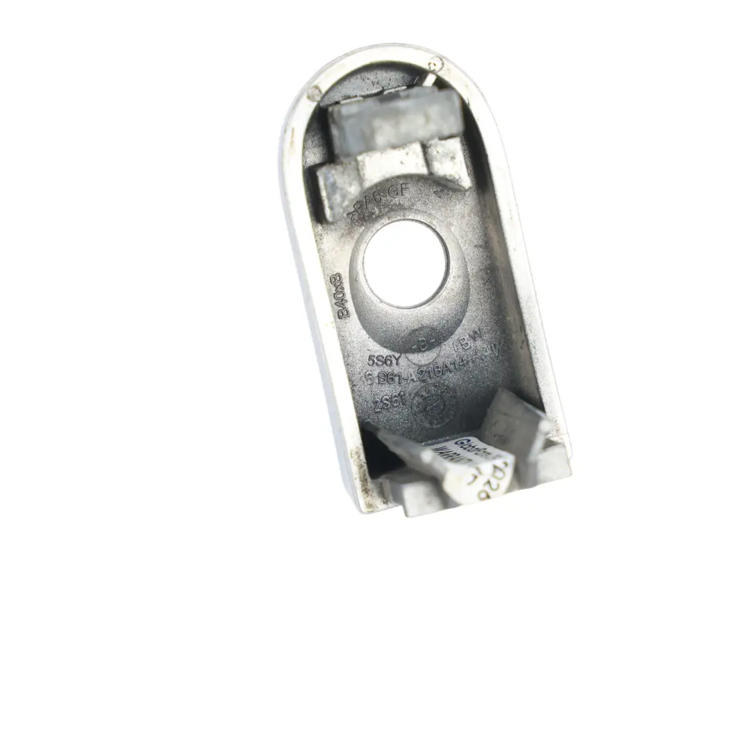 Mk5 Manija Puerta Trasera Izquierda Derecha Plata para Ford Fiesta con número de pieza 5S6Y-B22404-ACW Ford Fiesta Mk5 Manija Puerta Trasera Izquierda Derecha Plata - SKU 5S6Y-B22404-ACW - Número de pieza 5S6Y-B22404-ACW
