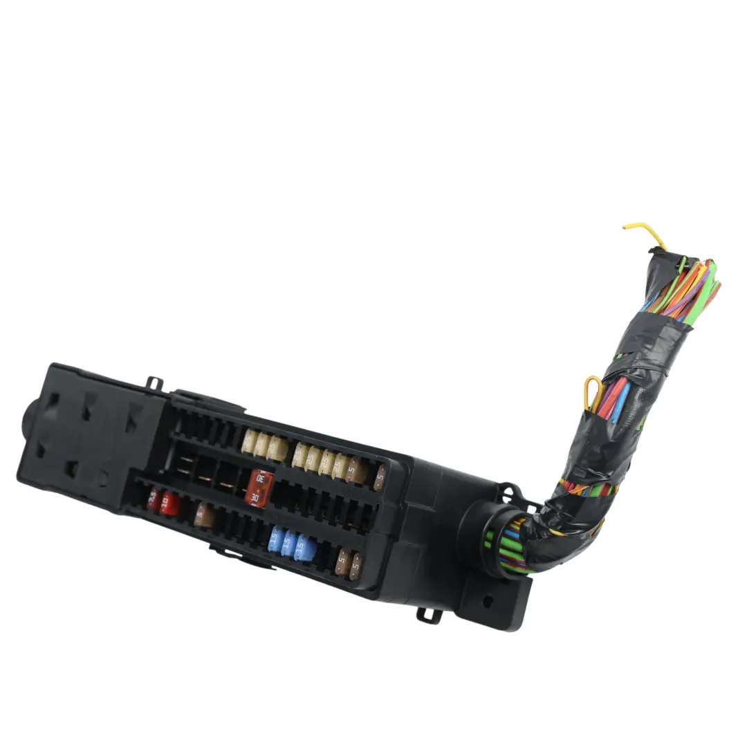 Ford Focus MK3 Caja Fusibles Relés Carcasa Placa 6626RFAPF - SKU AV6T-14K131-AC-1 - Número de pieza AV6T-14K131-AC
