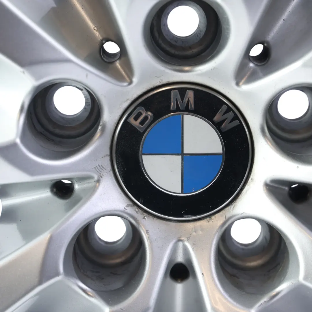 Silber Alu Felge Alufelge 18" V-Speiche 328 8J ET:30 für BMW F06 F10 F11 mit Teilenummer 6790173 BMW F06 F10 F11 Silber Alu Felge Alufelge 18" V-Speiche 328 8J ET:30 - SKU 6790173-1 - Teilenummer 6790173
