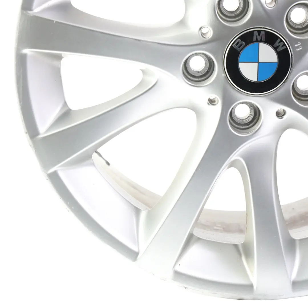 Felga Aluminiowa Srebrna 18" 8,5J ET:52 do BMW E81 E87 LCI o numerze 6795588 BMW E81 E87 LCI Felga Aluminiowa Srebrna 18" 8,5J ET:52 - SKU 6795588-1 - Numer Części 6795588