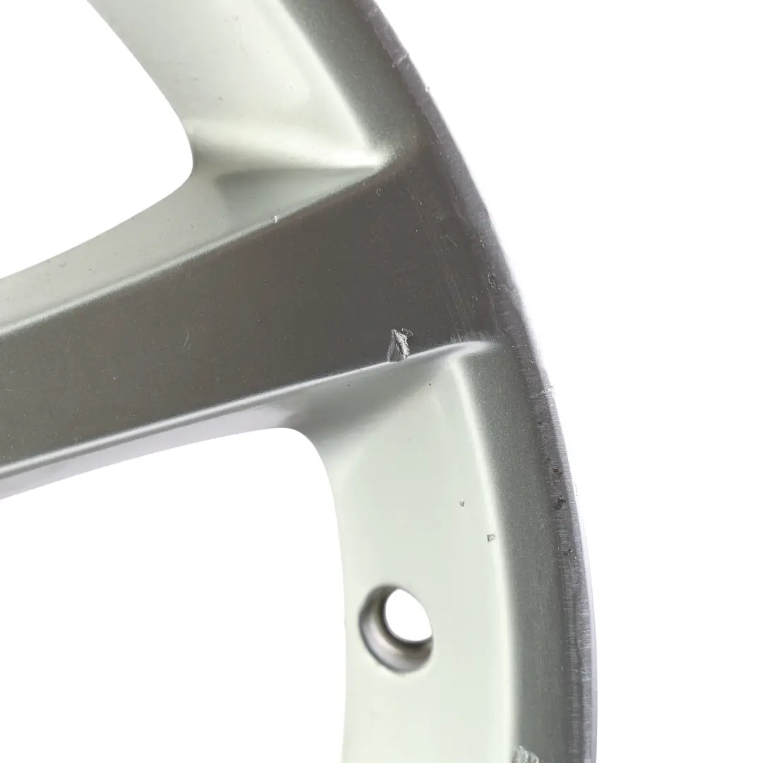 Felga Aluminiowa Srebrna 18" 8,5J ET:52 do BMW E81 E87 LCI o numerze 6795588 BMW E81 E87 LCI Felga Aluminiowa Srebrna 18" 8,5J ET:52 - SKU 6795588-1 - Numer Części 6795588