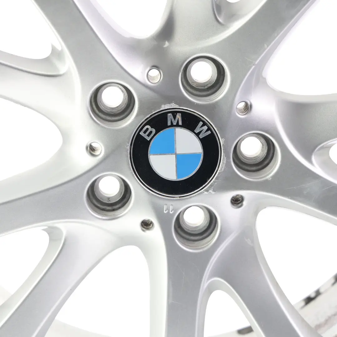 Alu Felge Silber 18" V Speiche 372 8,5J ET:52 für BMW E81 E87 LCI mit Teilenummer 6795588 BMW E81 E87 LCI Alu Felge Silber 18" V Speiche 372 8,5J ET:52 - SKU 6795588-2 - Teilenummer 6795588