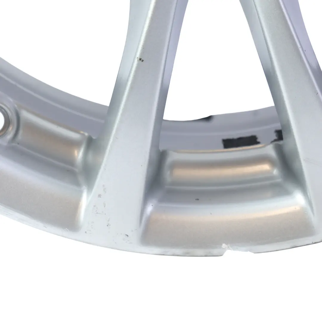 Cerchio in lega argento 16" 7J ET:31 V-spoke 390 per BMW F30 F31 F36 con numero di parte 6796236 BMW F30 F31 F36 Cerchio in lega argento 16" 7J ET:31 V-spoke 390 - SKU 6796236-2 - Numero di parte 6796236