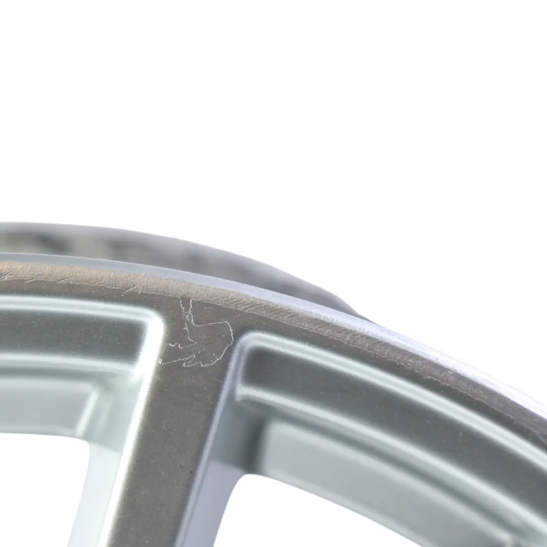 Felga Aluminiowa Srebrna 17" 7.5J ET30 V-Spoke do BMW G20 G21 G23 o numerze 6883520 BMW G20 G21 G23 Felga Aluminiowa Srebrna 17" 7.5J ET30 V-Spoke - SKU 6883520-2 - Numer Części 6883520