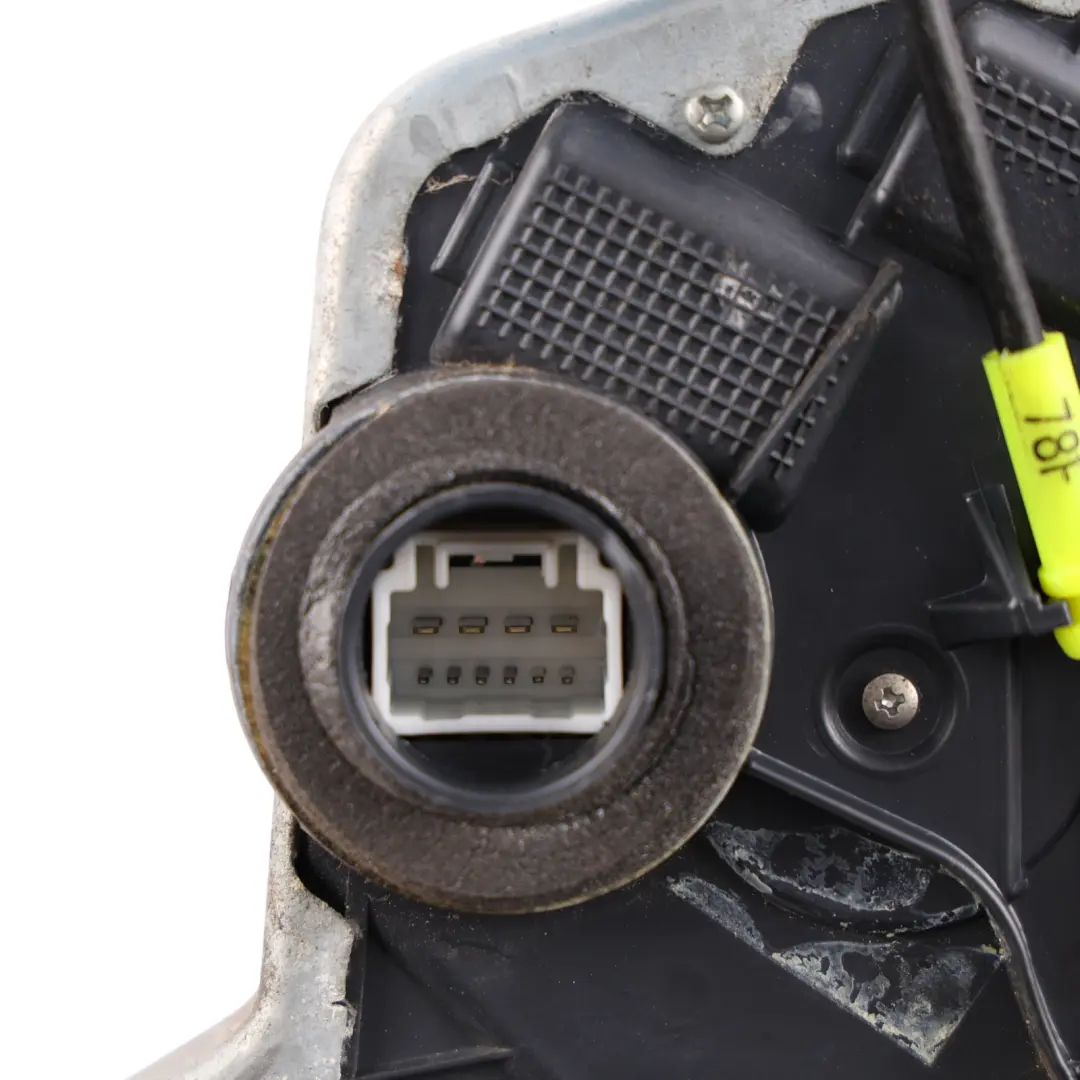 Serrure Porte Avant Gauche pour Toyota Avensis T27 à propos du numéro de pièce 6904005150 Toyota Avensis T27 Serrure Porte Avant Gauche - SKU 6904005150 - Numéro de pièce 6904005150