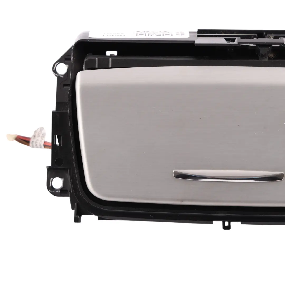 Ascher vorne mit Blende Alu Längsschliff 7129555 für BMW 3 er 1 E90 E91 mit Teilenummer 6982453 BMW 3 er 1 E90 E91 Ascher vorne mit Blende Alu Längsschliff 7129555 - SKU 6982453-1 - Teilenummer 6982453