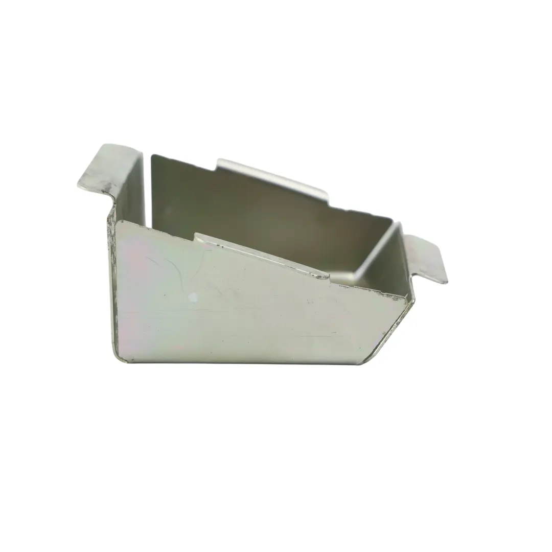 Mk2 1P Ibiza 6J Cornice Base Maniglia Portellone per Seat Leon con numero di parte 6J4827565E Seat Leon Mk2 1P Ibiza 6J Cornice Base Maniglia Portellone - SKU 6J4827565E-1 - Numero di parte 6J4827565E