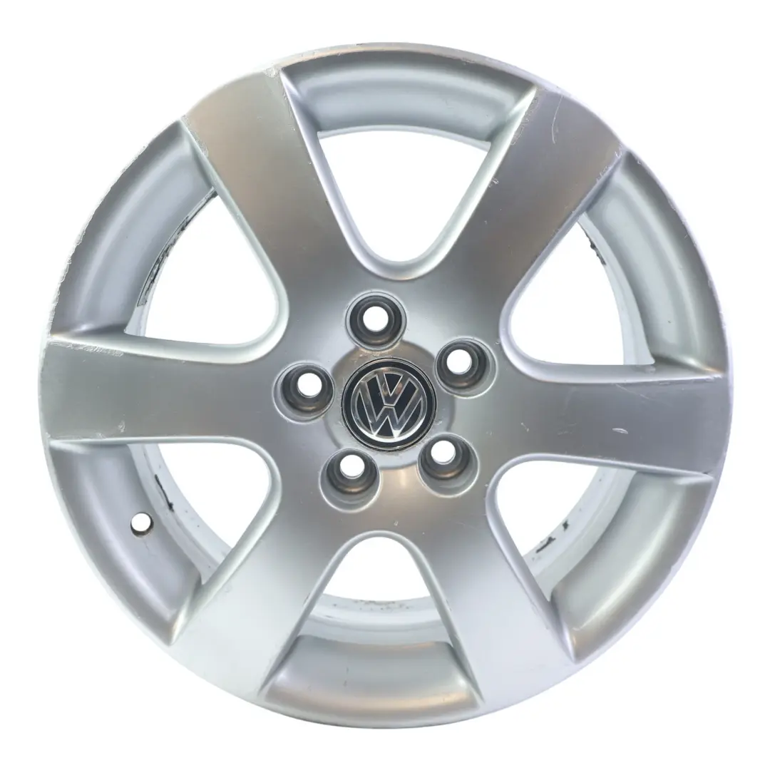 MK4 Jante Alliage Argent 15" 6J ET:43 pour Volkswagen Polo à propos du numéro de pièce 6Q0601025R Volkswagen Polo MK4 Jante Alliage Argent 15" 6J ET:43 - SKU 6Q0601025R-1 - Numéro de pièce 6Q0601025R