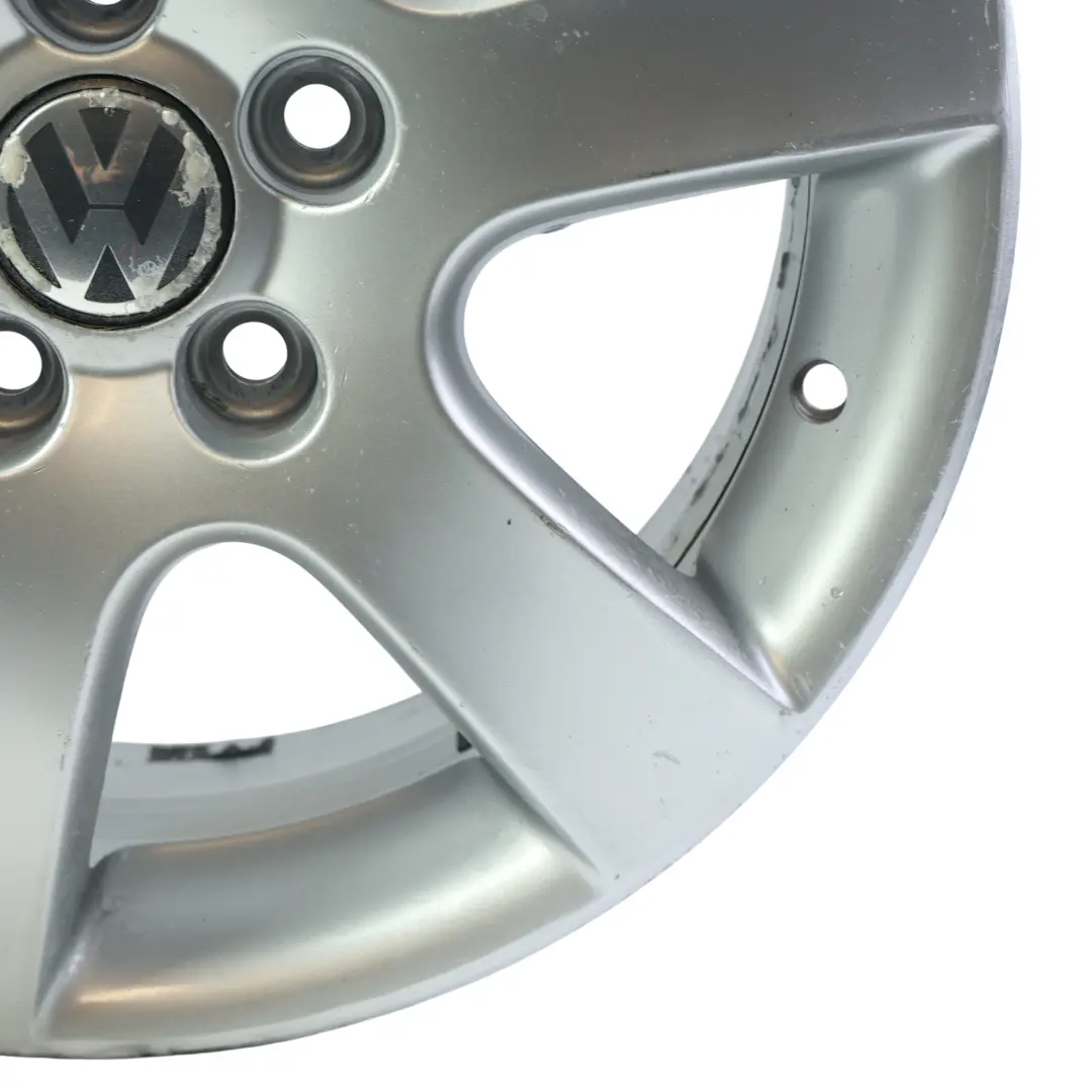 MK4 Srebrna Felga Aluminiowa 15" 6J ET:43 do Volkswagen Polo o numerze 6Q0601025R Volkswagen Polo MK4 Srebrna Felga Aluminiowa 15" 6J ET:43 - SKU 6Q0601025R-2 - Numer Części 6Q0601025R