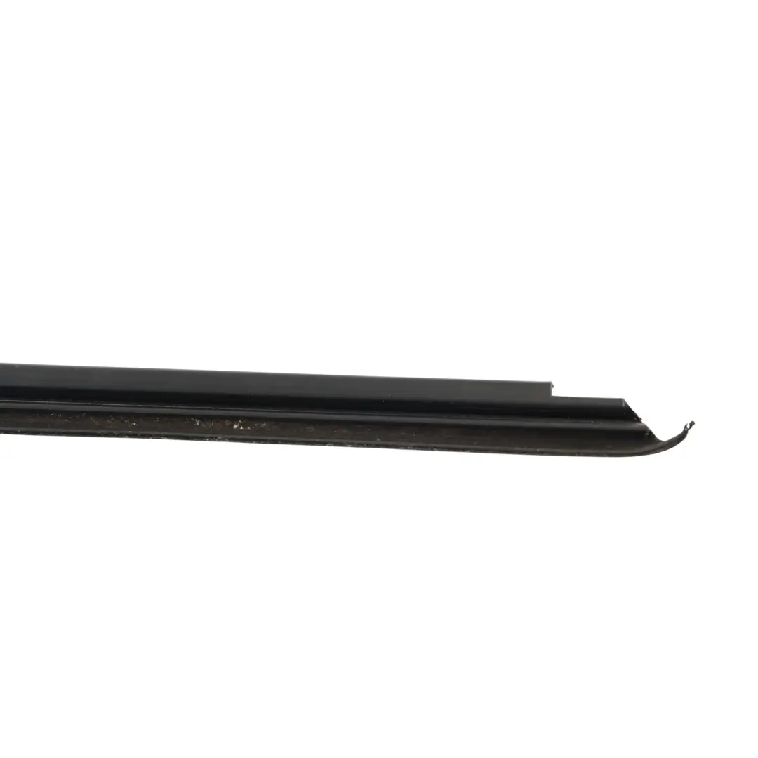 MK4 Junta Sellado Ventana Puerta Delantero Izquierdo para Volkswagen Polo con número de pieza 6Q4837471B Volkswagen Polo MK4 Junta Sellado Ventana Puerta Delantero Izquierdo - SKU 6Q4837471B - Número de pieza 6Q4837471B