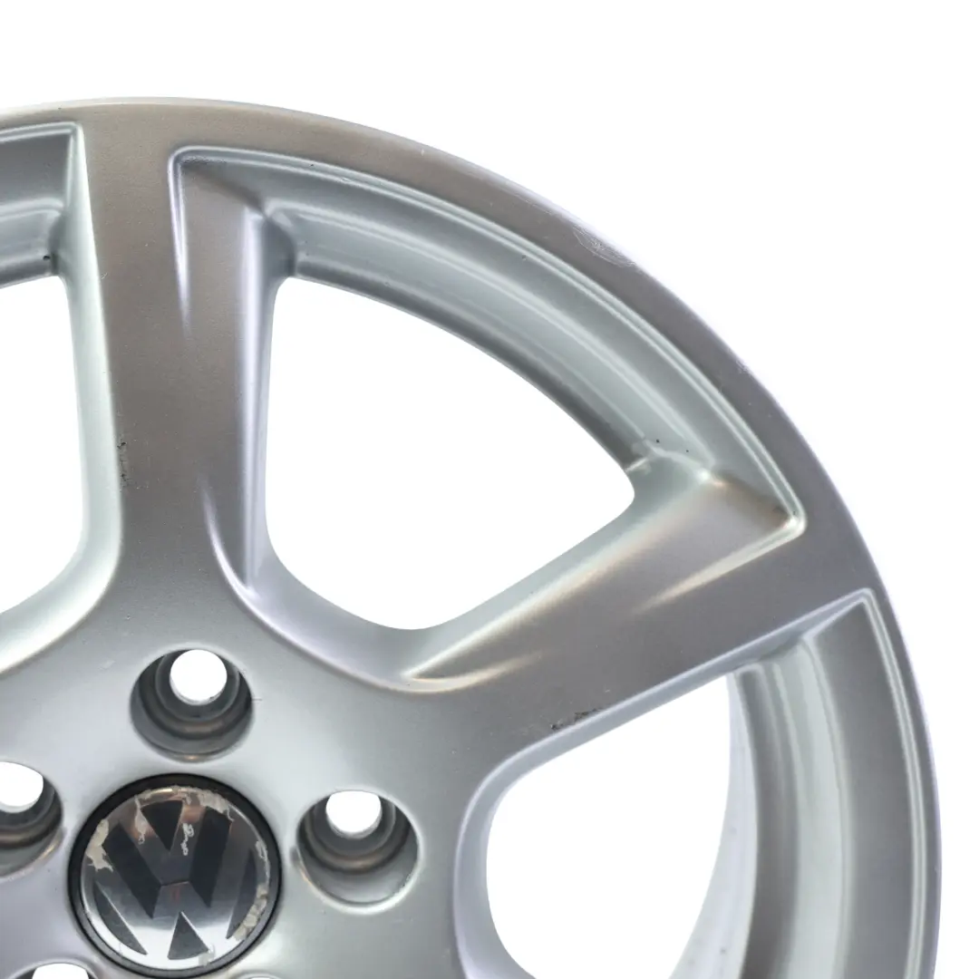 Mk5 Srebrna Felga Aluminiowa 15" 6J ET:40 do Volkswagen Polo 6R o numerze 6R0601025M Volkswagen Polo 6R Mk5 Srebrna Felga Aluminiowa 15" 6J ET:40 - SKU 6R0601025M-1 - Numer Części 6R0601025M
