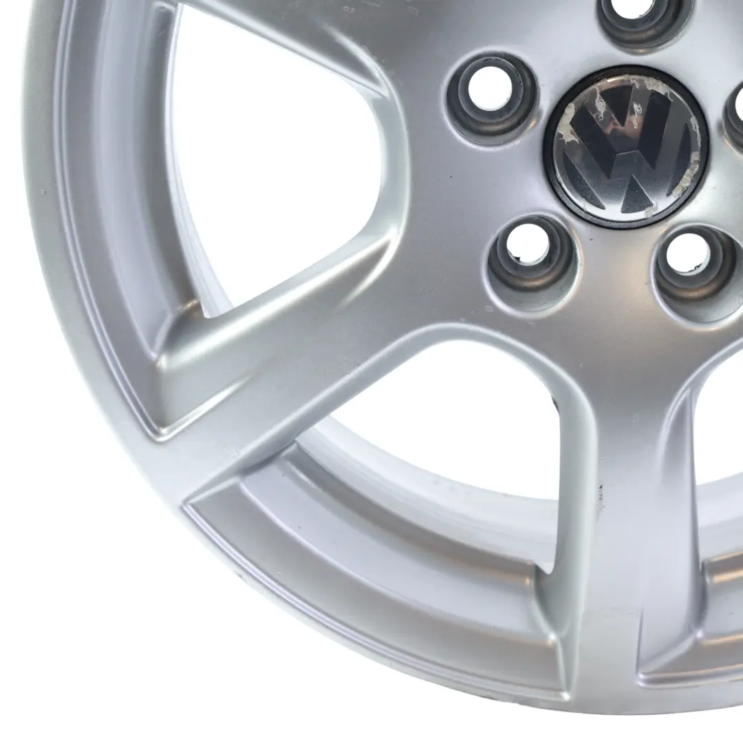 Mk5 Srebrna Felga Aluminiowa 15" 6J ET:40 do Volkswagen Polo 6R o numerze 6R0601025M Volkswagen Polo 6R Mk5 Srebrna Felga Aluminiowa 15" 6J ET:40 - SKU 6R0601025M-1 - Numer Części 6R0601025M