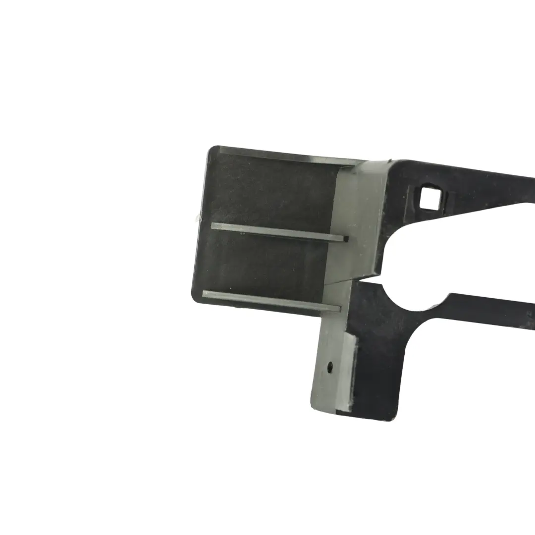 Scheinwerfer Halterung Rechts für Land Rover Range Rover L322 mit Teilenummer 7009236 Land Rover Range Rover L322 Scheinwerfer Halterung Rechts - SKU 7009236 - Teilenummer 7009236
