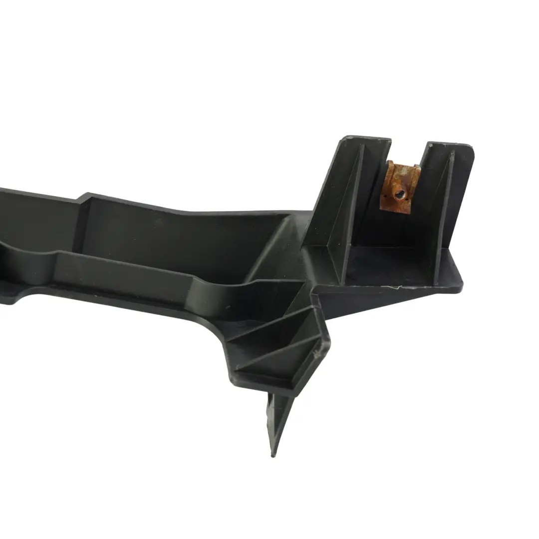 Support Phare Droit pour Land Rover Range Rover L322 à propos du numéro de pièce 7009236 Land Rover Range Rover L322 Support Phare Droit - SKU 7009236 - Numéro de pièce 7009236