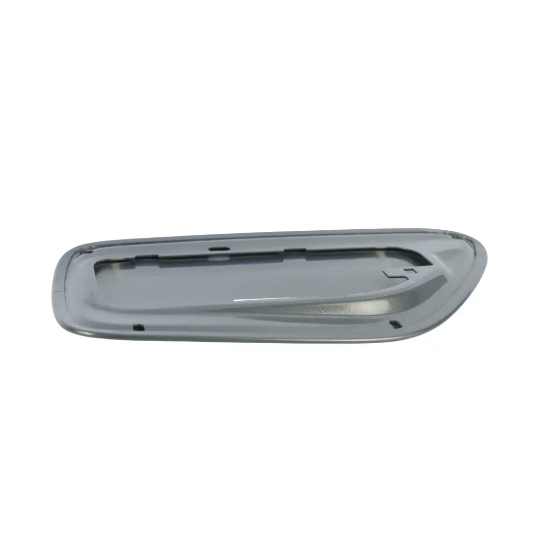 Klapka Wlewu Paliwa Stratus Grey Metallic 440 do BMW 6 Series E63 E64 o numerze 7011342 BMW 6 Series E63 E64 Klapka Wlewu Paliwa Stratus Grey Metallic 440 - SKU 7011342-SRT - Numer Części 7011342