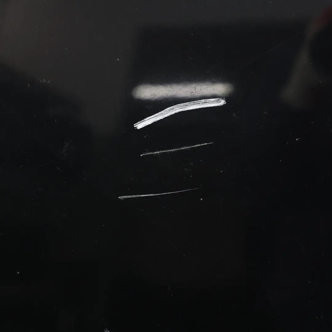 Maska Pokrywa Silnika Czarny Sapphire Metallic - 475 do BMW E60 E61 o numerze 7111385 BMW E60 E61 Maska Pokrywa Silnika Czarny Sapphire Metallic - 475 - SKU 7111385-BS - Numer Części 7111385